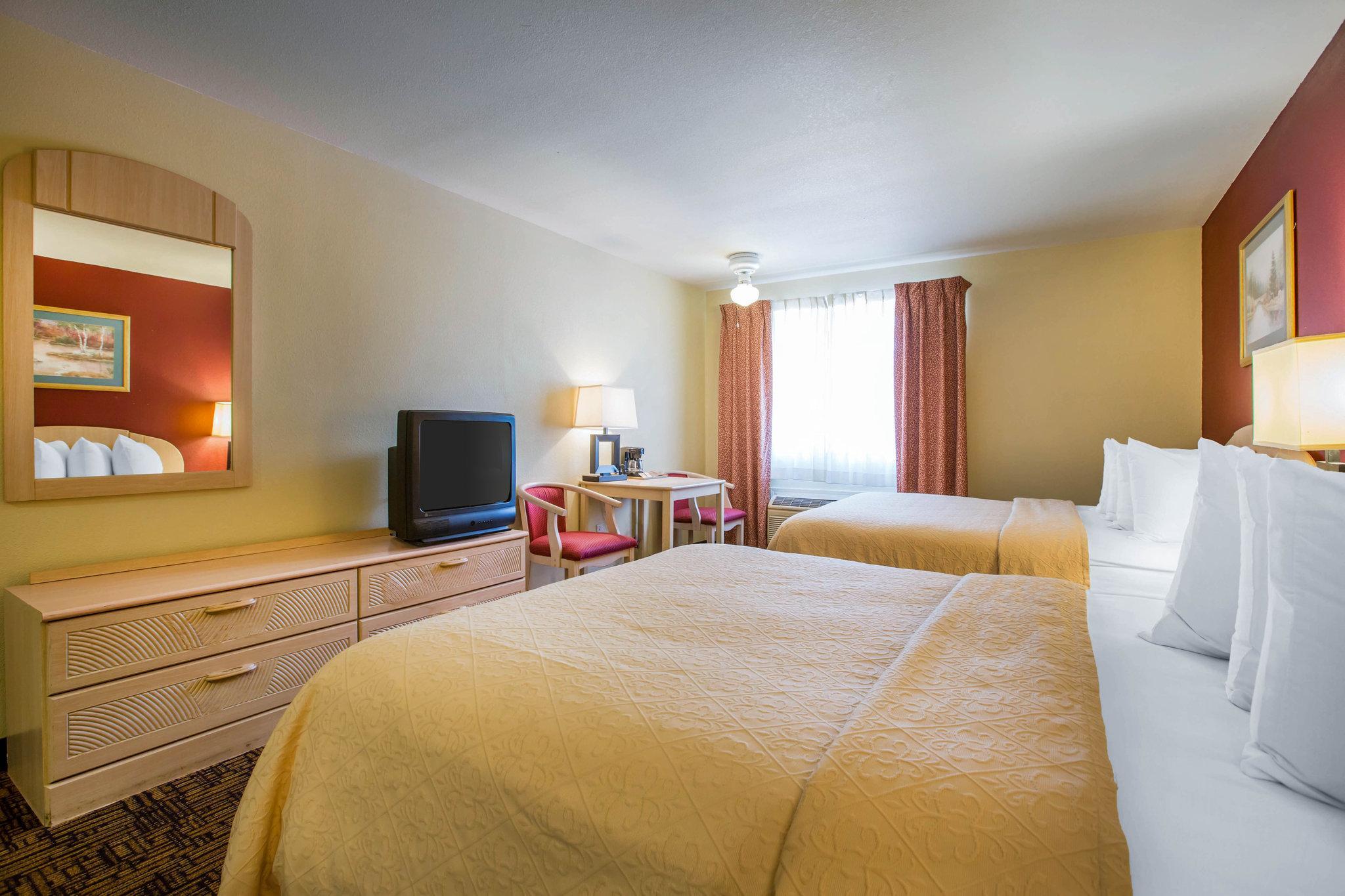Quality Inn & Suites Weed Esterno foto