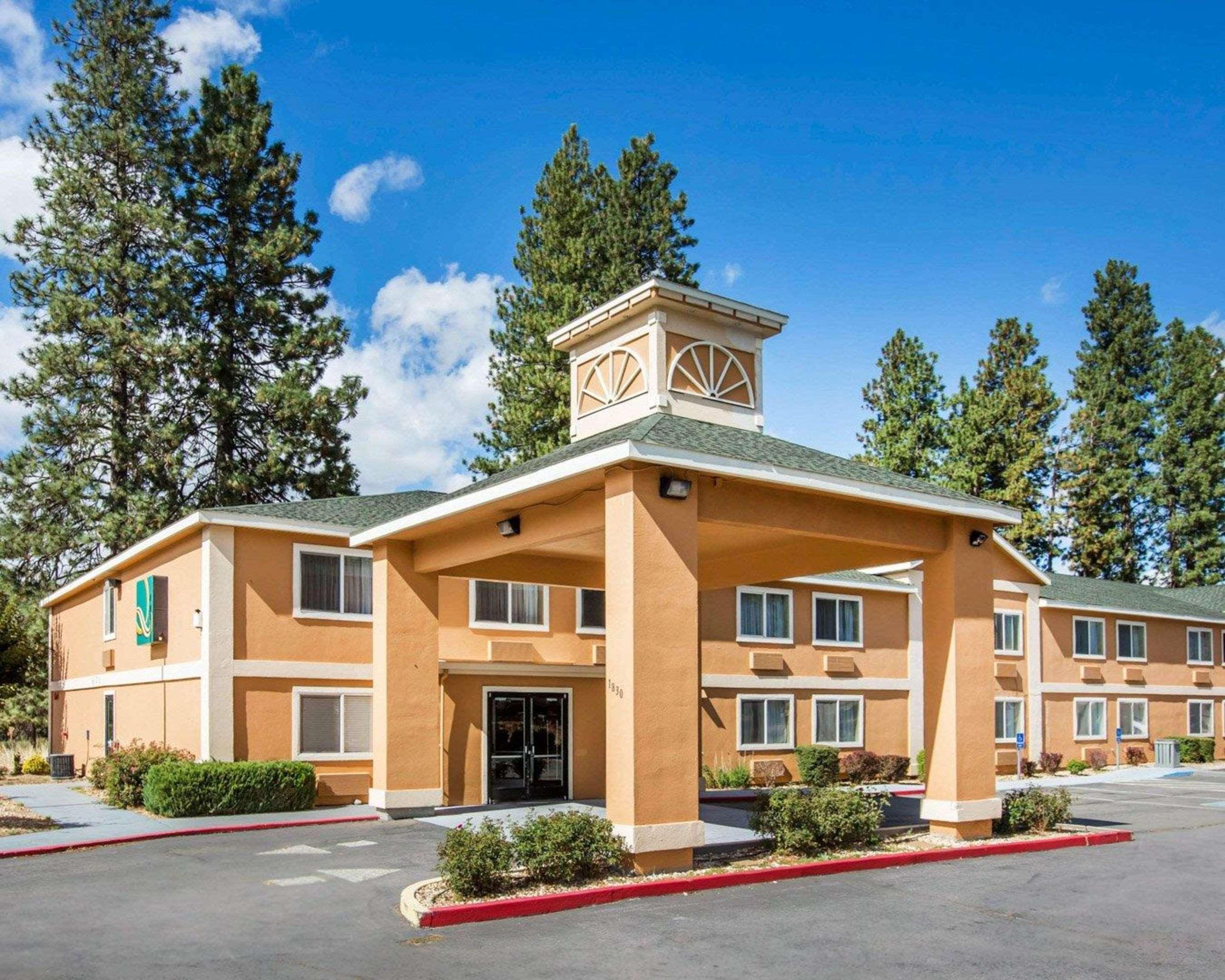 Quality Inn & Suites Weed Esterno foto