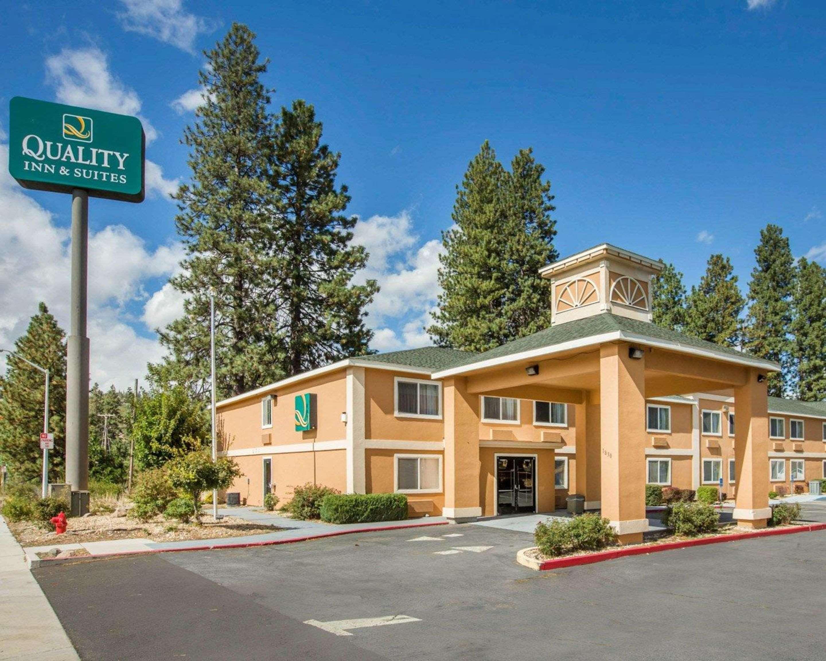 Quality Inn & Suites Weed Esterno foto