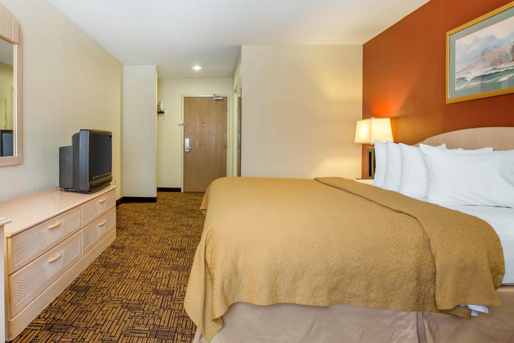 Quality Inn & Suites Weed Esterno foto