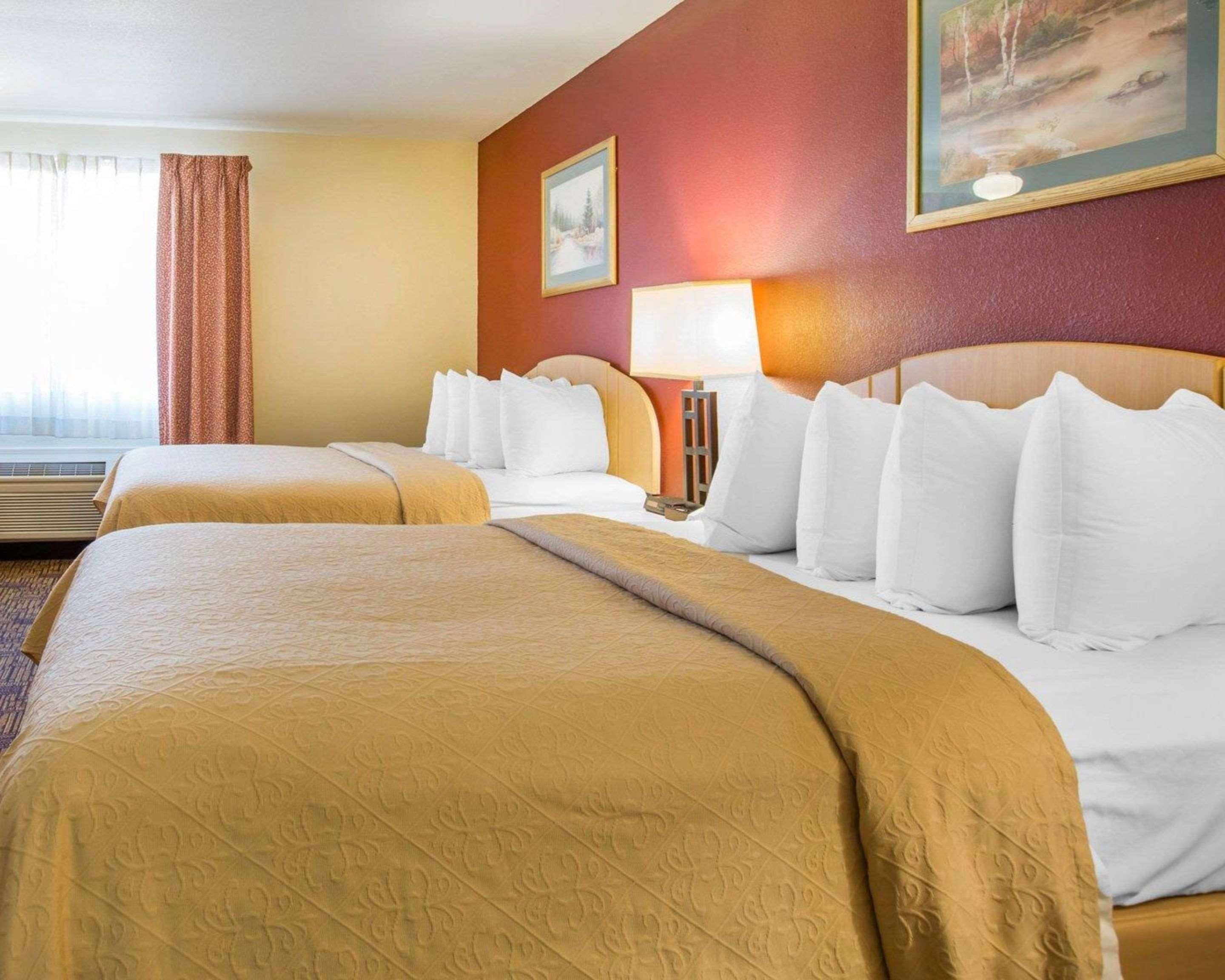 Quality Inn & Suites Weed Esterno foto