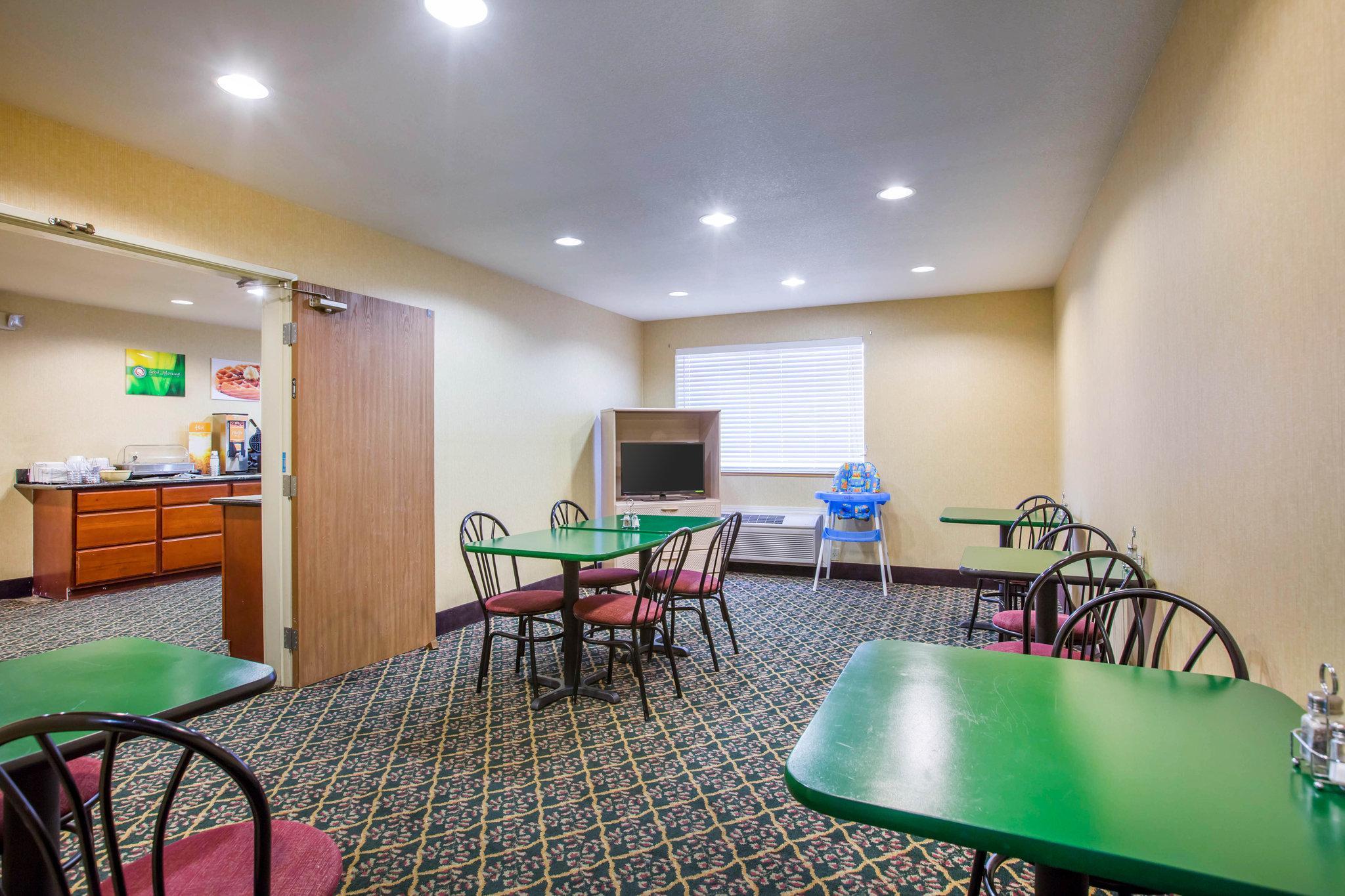 Quality Inn & Suites Weed Esterno foto
