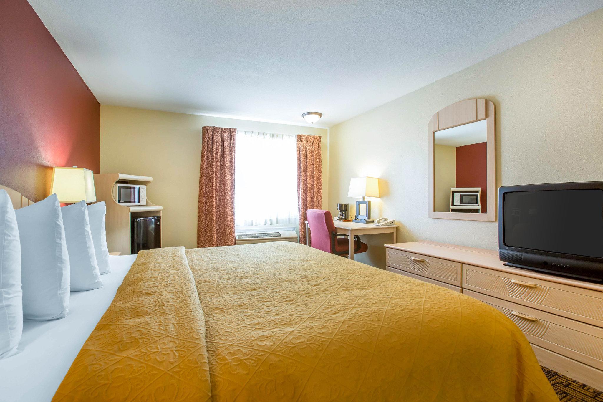 Quality Inn & Suites Weed Esterno foto