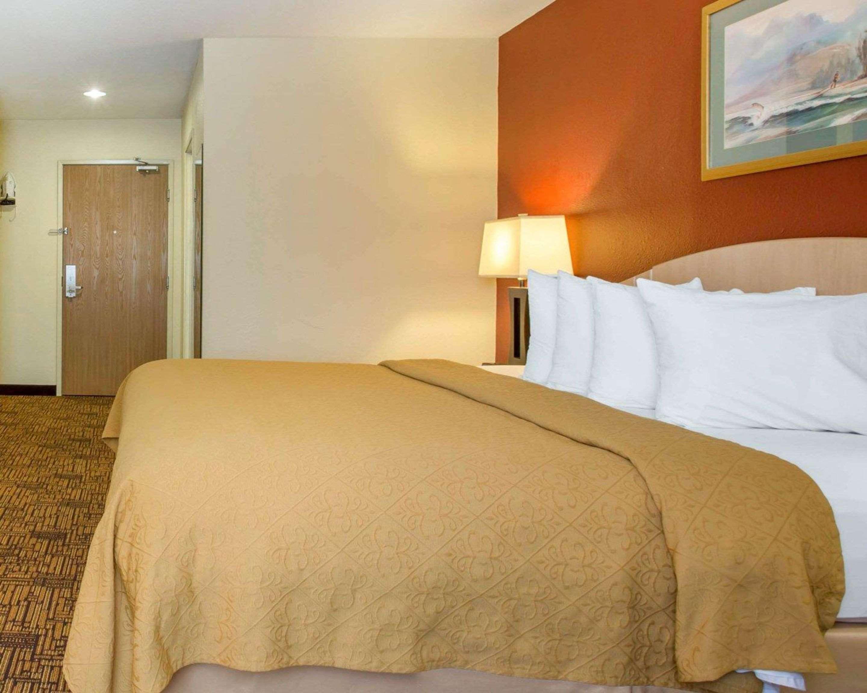 Quality Inn & Suites Weed Esterno foto