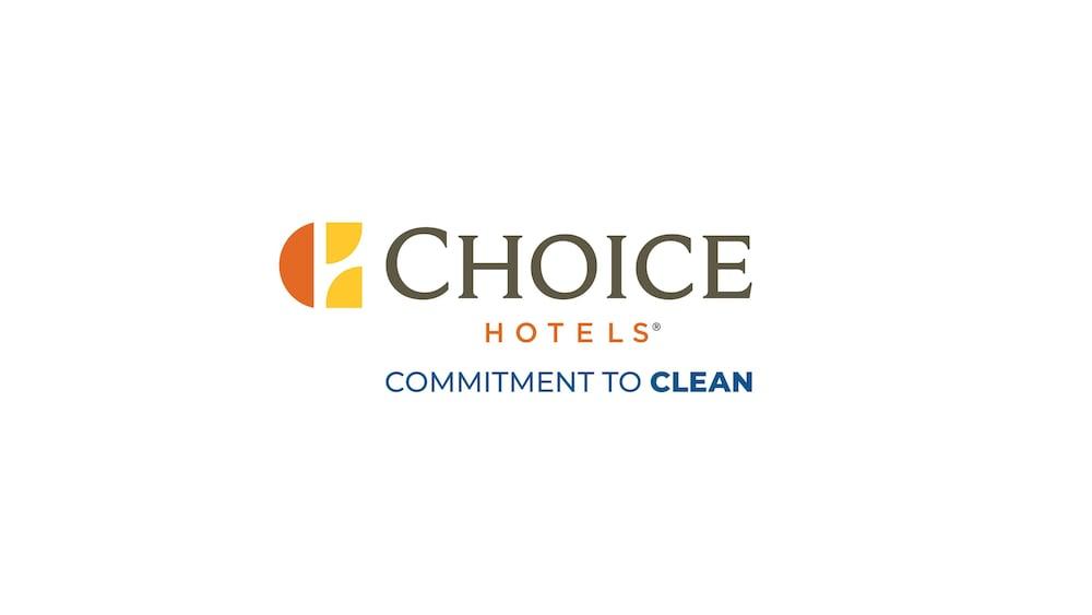 Quality Inn & Suites Weed Esterno foto